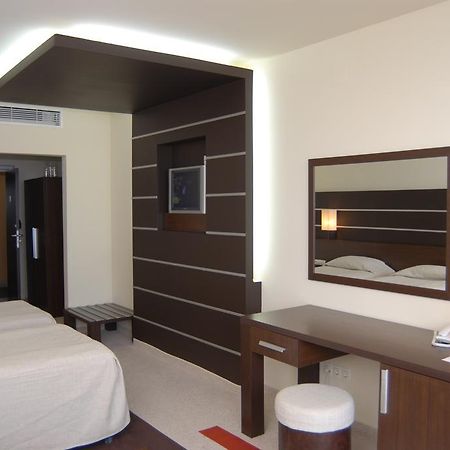 נסבר Hotel Vigo מראה חיצוני תמונה