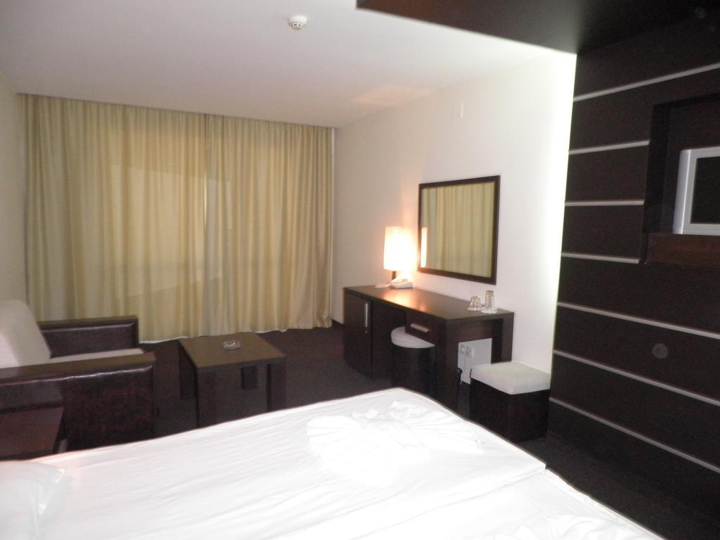 נסבר Hotel Vigo מראה חיצוני תמונה